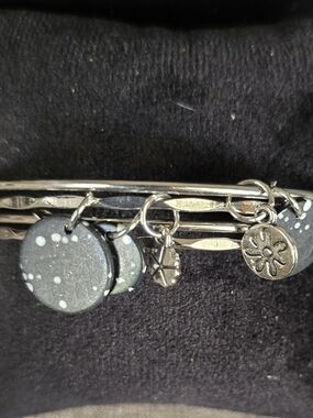NWT Silver Expandable Bracelet with Gray Speckled Charms